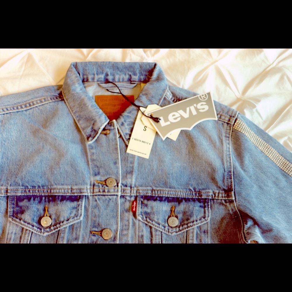 Levi’s women’s trucker jacket /embellished sleeves - Picture 2 of 15